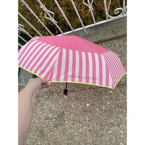 VICTORIA'S SECRET SIGNATURE STRIPE‎ COMPACT UMBRELLA W/COVER PINK STRIPES